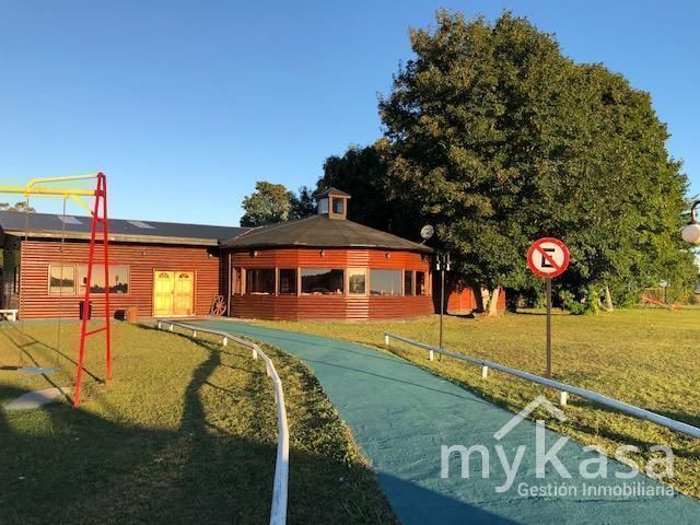 Centro De Eventos Y Deportivo En Chamiza