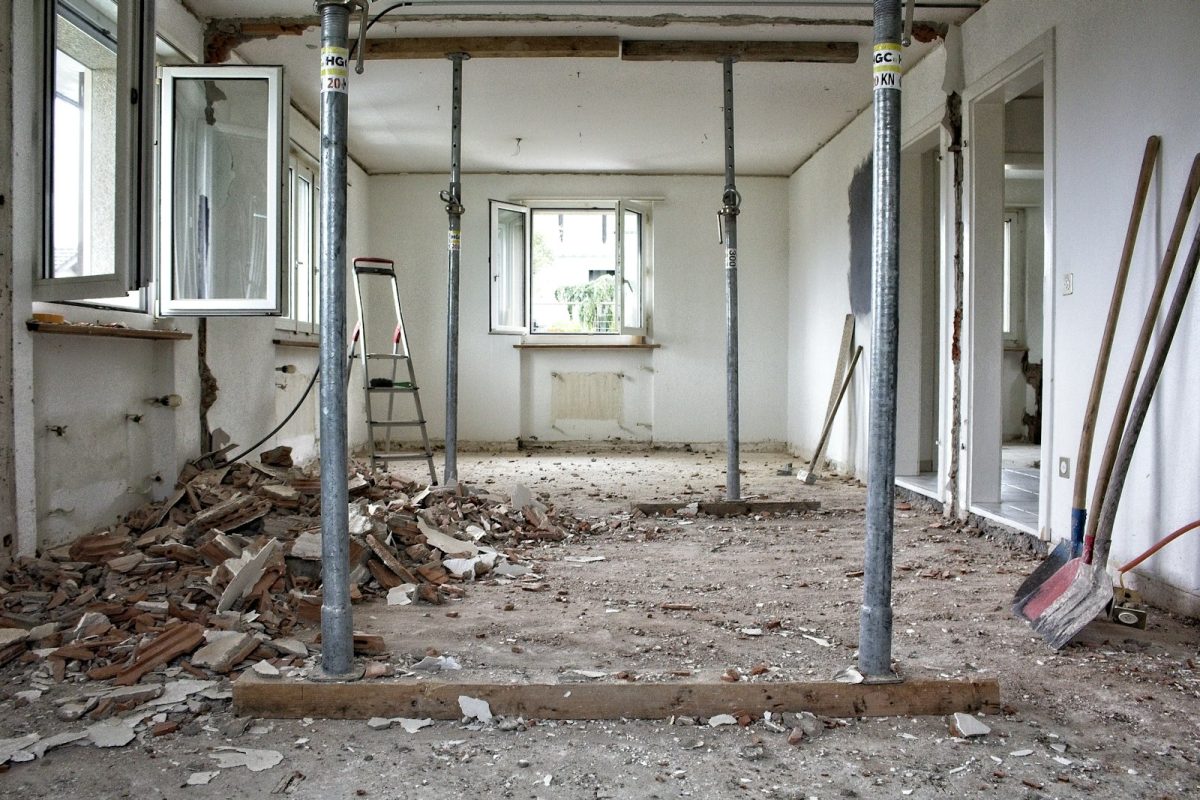 Obra de construcción y ampliación de una vivienda