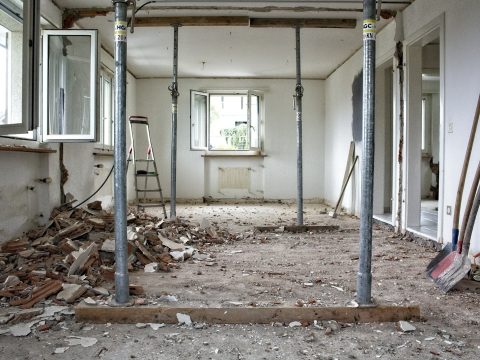Obra de construcción y ampliación de una vivienda