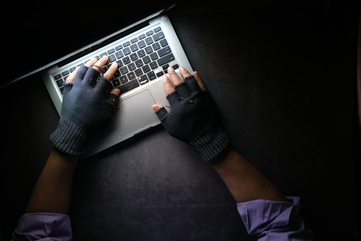 Alerta de seguridad al revisar una propiedad en internet